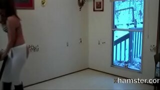 Ekshibisjonist tørke naken for sweeper, som skirted!