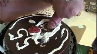 بالغ آدمی کی طرف سے بھاڑ میں جاؤ کے لئے ایک نوجوان والیوم. 17